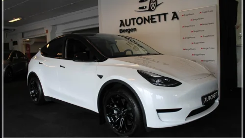 TESLA Model Y SPESIELL BIL,FOLIE,CARBON,SPOILER,H-FESTE,PANO,23.000KM