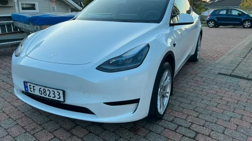 TESLA Model Y Standard Range RWD