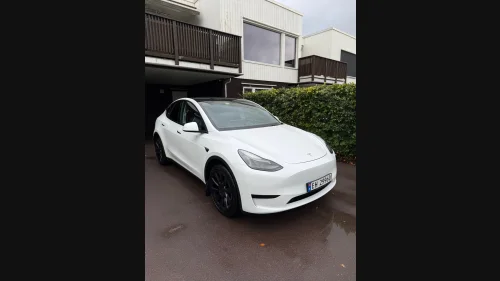 TESLA Model Y Standard Range RWD