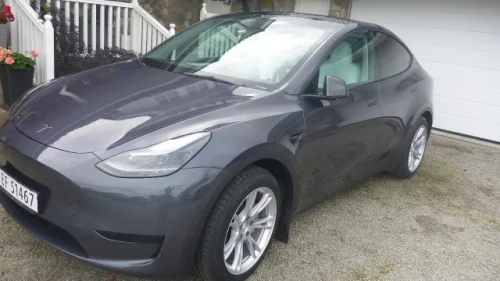 TESLA Model Y Standard Range RWD