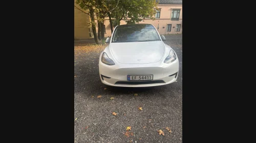 TESLA Model Y Standard Range RWD
