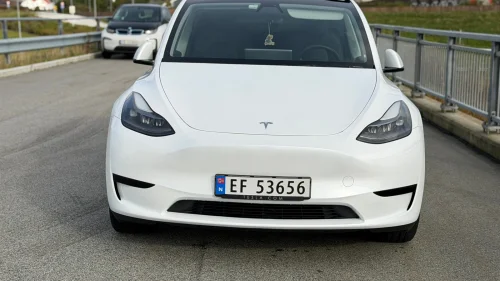 TESLA Model Y Standard Range RWD