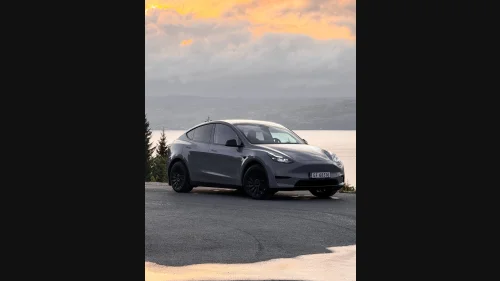 TESLA Model Y Standard Range RWD