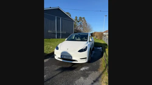 TESLA Model Y Standard Range RWD