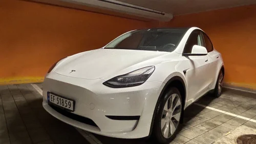 TESLA Model Y Standard Range RWD
