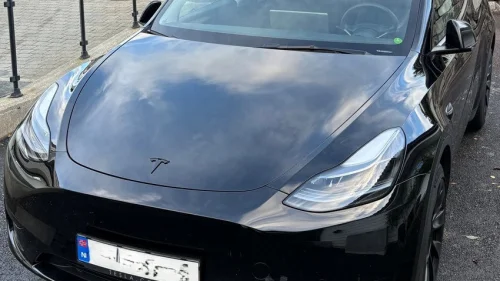 TESLA Model Y Standard Range RWD