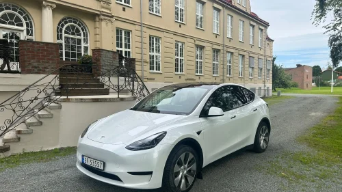 TESLA Model Y Standard Range RWD