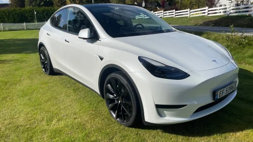 TESLA Model Y Standard Range RWD