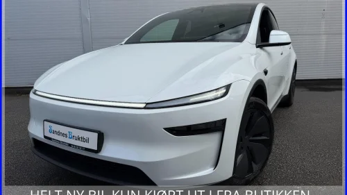 TESLA Model Y LONG RANGE JUNIPER 7-SETER,KROK,PANO,SKINN,ACC,KAMERA