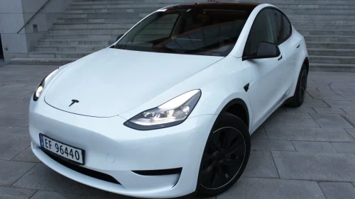 TESLA Model Y Nybilgaranti/EU2027/Glasstak/Hengerfeste/Autopilot++
