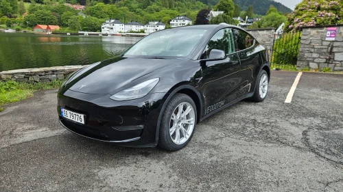 TESLA Model Y Long Range AWD