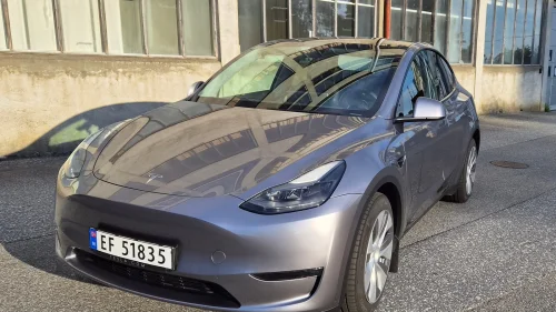 TESLA Model Y Long Range AWD 2023 – Quicksilver – Hengerefste