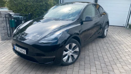 TESLA Model Y Long Range AWD, krok, AMD Ryzen, krok, mai 2023, Berlin