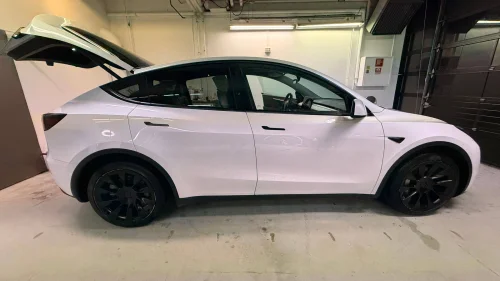TESLA Model Y Tesla Model Y LR AWD 2023 m/2 hjulsett