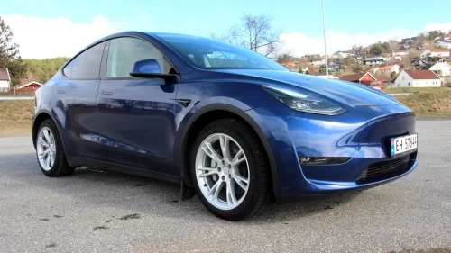 TESLA Model Y Long Range AWD | Autopilot | Hengerfeste | S+V-hjul