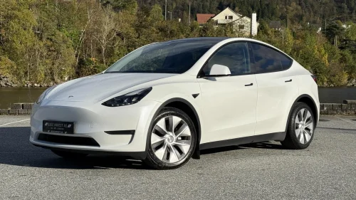 TESLA Model Y LONG-RANGE/533KM-WLTP/AWD/KROK/SKINN/HIFI/NORSK/S+V