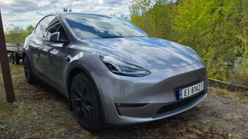 TESLA Model Y Long Range AWD 7-s.
