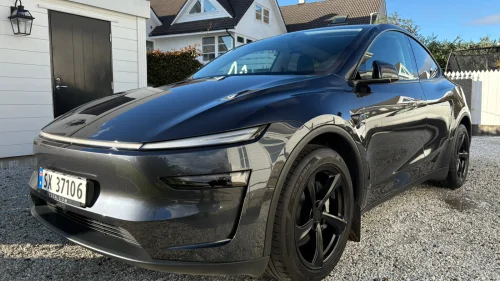 TESLA Model Y Long R AWD Juniper 2025 | Hengerfeste & vinterhjul