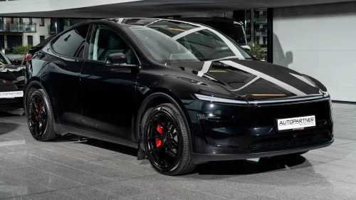 TESLA Model Y Premium Long Range AWD, Glasstak, Hengerfeste++