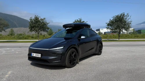 TESLA Model Y Premium Long Range AWD, 7-seter, Kamikaze, Takboks