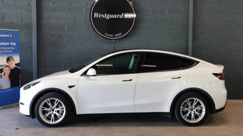TESLA Model Y LONG RANGE AWD* PREMIUM*SKINNKAMERA*HENGERFESTE*LAV KM*