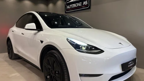 TESLA Model Y Long Range / AWD / Hengerfeste / FSD / Premium / +++