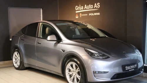 TESLA Model Y Long Range AWD ,Krok