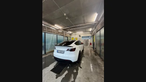 TESLA Model Y UNIK