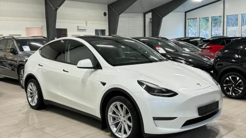 TESLA Model Y LONG RANGE AWD/SKINN/KROK/KAMERA/PREMIUM++