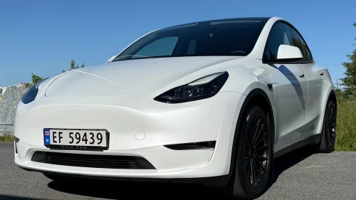 TESLA Model Y Long Range AWD - Acceleration boost