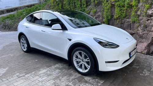 TESLA Model Y Long Range AWD