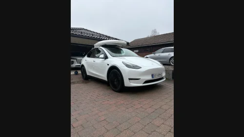 TESLA Model Y Long Range AWD (4x4)