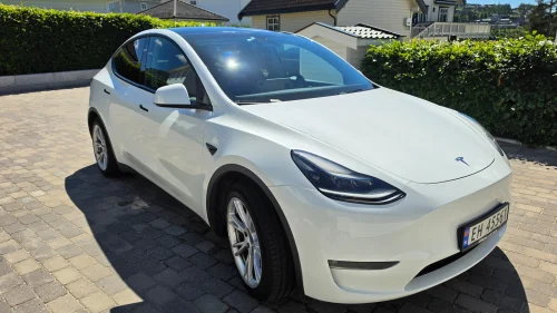 TESLA Model Y Long Range AWD Nytt batteri