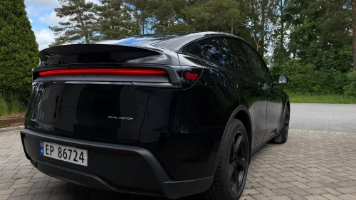 TESLA Model Y Premium Long Range AWD