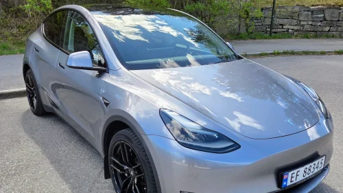 TESLA Model Y Long Range AWD /Skinn/FSD/H.feste/20"