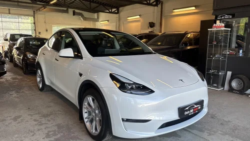TESLA Model Y LR AWD 533km FSD , AMD Ryzen, Premium V.pumpe 1-Eier