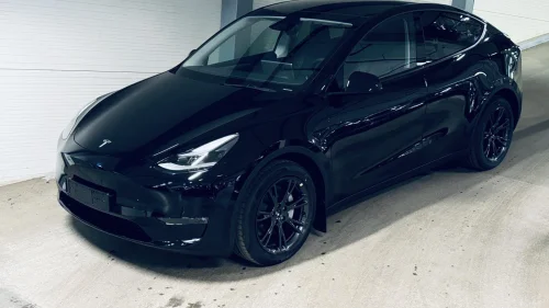 TESLA Model Y LR - 4WD - Autopilot - AMD Ryzen - Hengerfeste +++