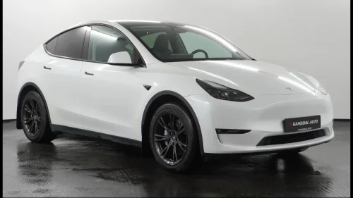 TESLA Model Y LONGE RANGE AWD / KROK / KAMERA / SKINN / ACC / PANO ++