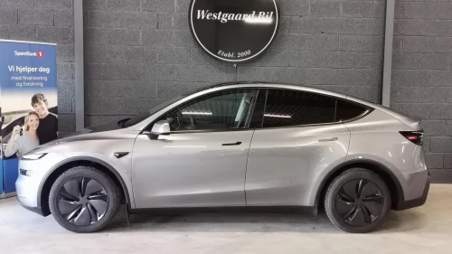 TESLA Model Y JUNIPER LONG RANGE AWD/SKINN/PANO/NAVI/ACC/HENGERFESTE/