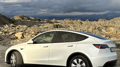 TESLA Model Y Long Range AWD  / V.PUMPE / Hengerfeste / Ladekabler /