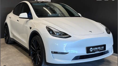 TESLA Model Y AWD, Long Range, hengerfeste, Panoramatak, skinn++