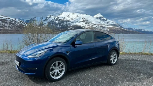 TESLA Model Y Long Range AWD 2024 modell