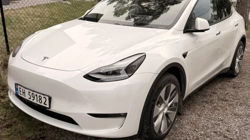 TESLA Model Y Long Range AWD Premium