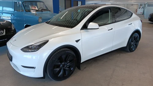 TESLA Model Y Long Range AWD Panorama/hengerfeste