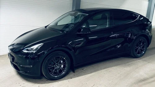 TESLA Model Y LR - 4WD - Autopilot - AMD Ryzen - Hengerfeste +++