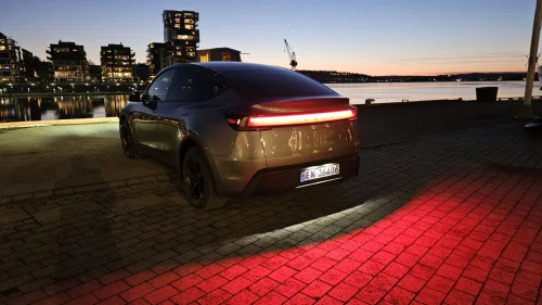 TESLA Model Y Launch Series Long Range AWD 2025