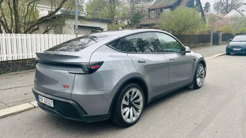 TESLA Model Y Launch Series Long Range AWD
