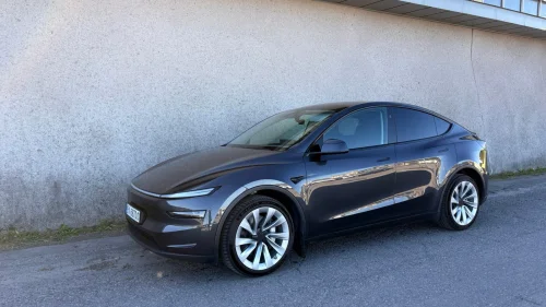 TESLA Model Y Premium Long Range AWD m/ FSD
