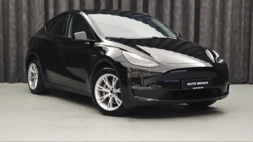 TESLA Model Y LONG RANGE/DUALMOTOR/533KM/KROK/MATRIX/AP/AMD/V.PUMPE++