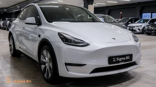 TESLA Model Y Long Range 533 WLTP 514HK AWD Pano Autopilot Skinn DAB+